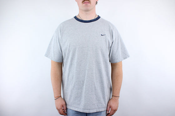 Vintage 2000s nike swish embroidered tee