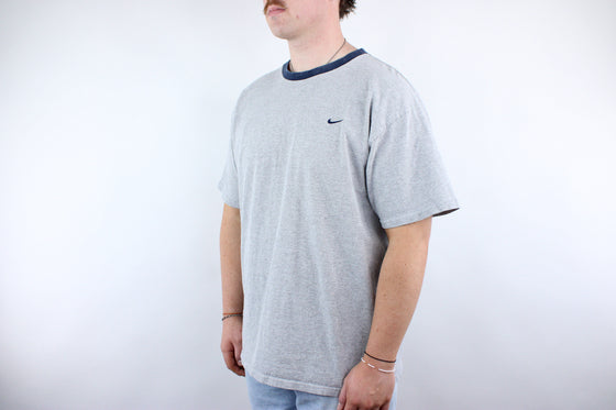 Vintage 2000s nike swish embroidered tee